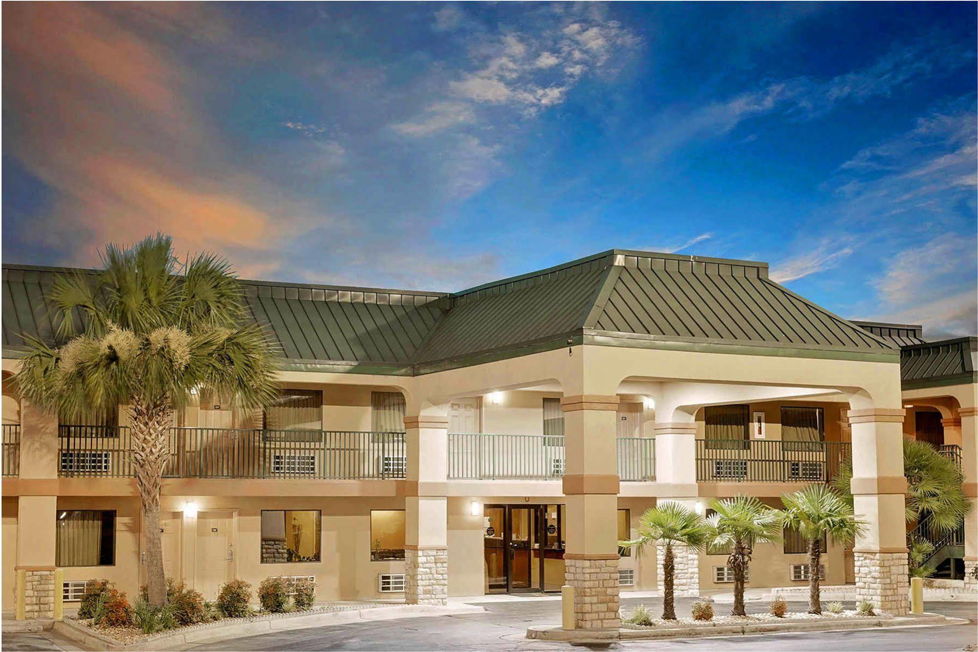 Super 8 By Wyndham Byron/South Macon Hotel Luaran gambar